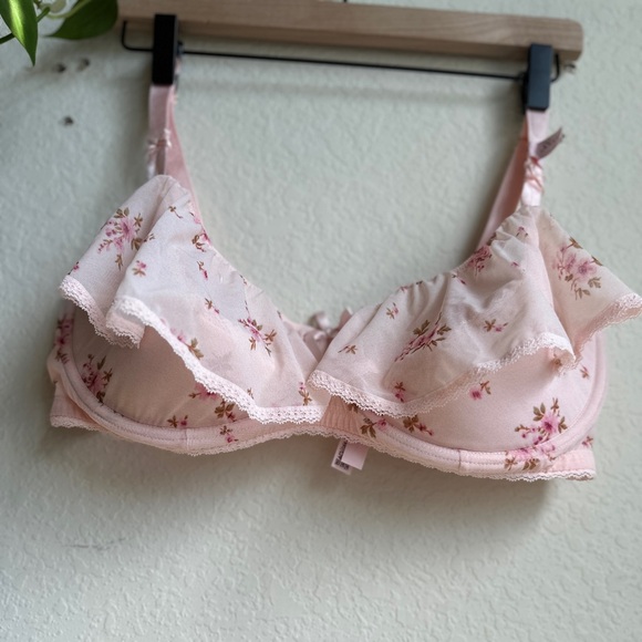 VS Bra- half coverage - Picture 1 of 4